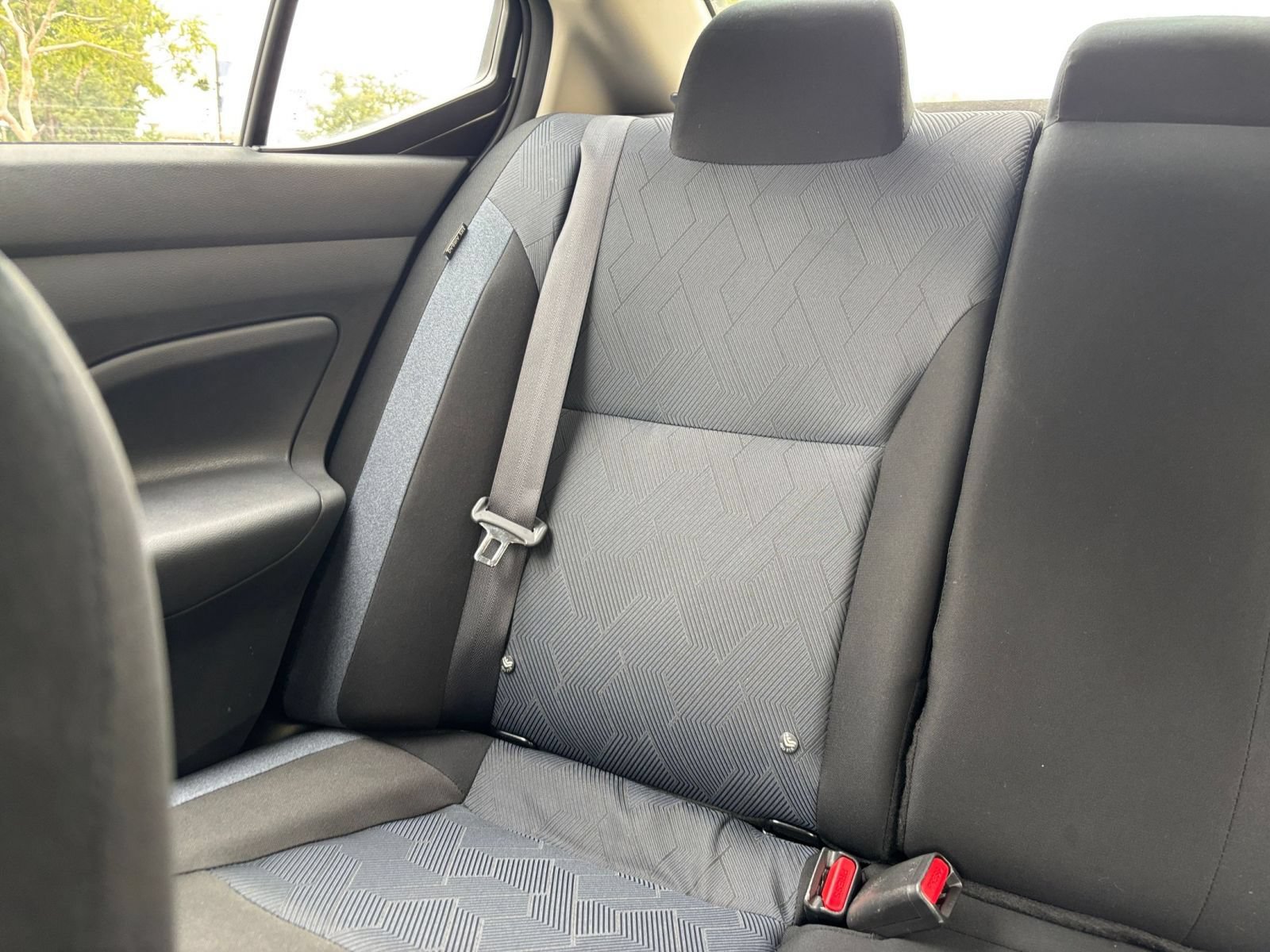 Used 2025 Nissan Versa SV FWD image 32