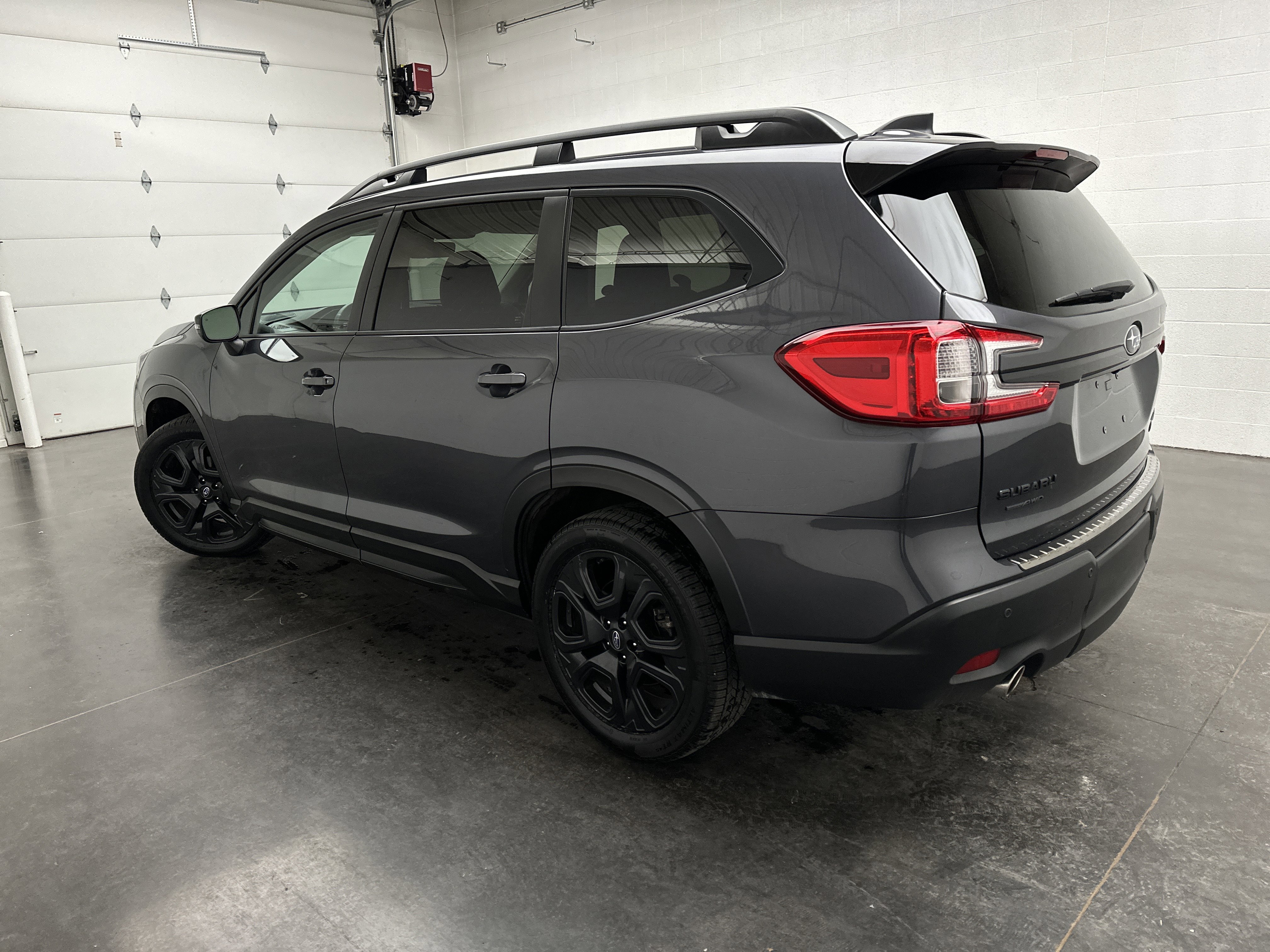 Used 2023 Subaru Ascent Onyx Edition image 6