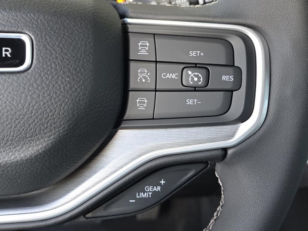 New 2025 Jeep Wagoneer Series II AWD/4WD image 35