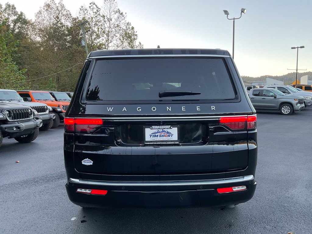 Used 2025 Jeep Wagoneer Series III w/ Premium Group I AWD/4WD image 5