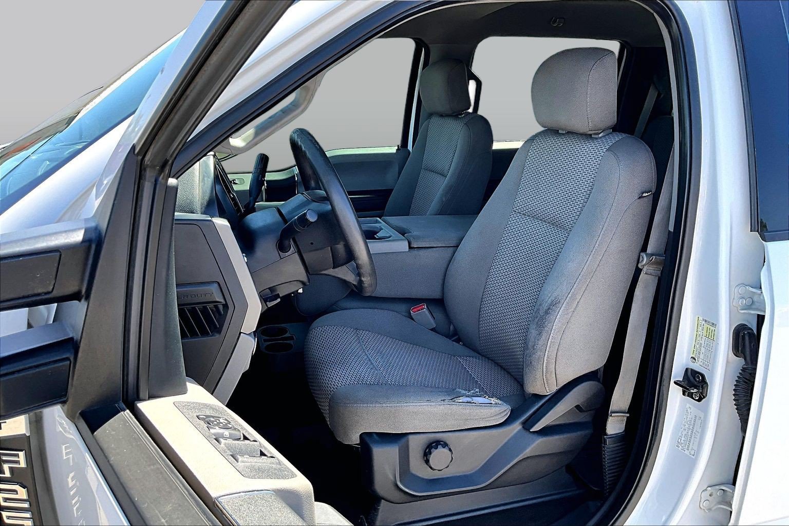 Used 2017 Ford F250 XLT AWD/4WD image 23