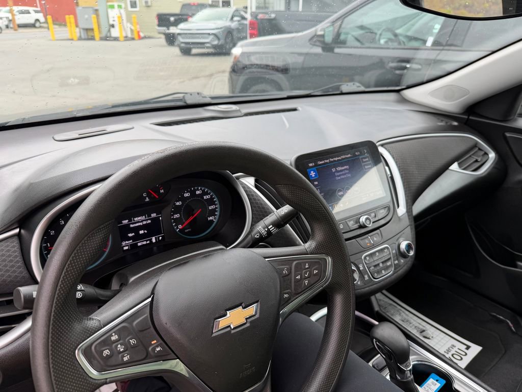 Used 2023 Chevrolet Malibu LT FWD image 22