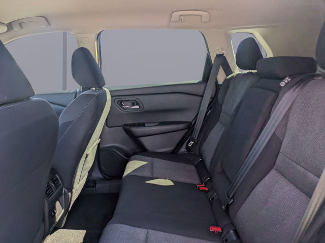 Used 2025 Nissan Rogue SV FWD image 14
