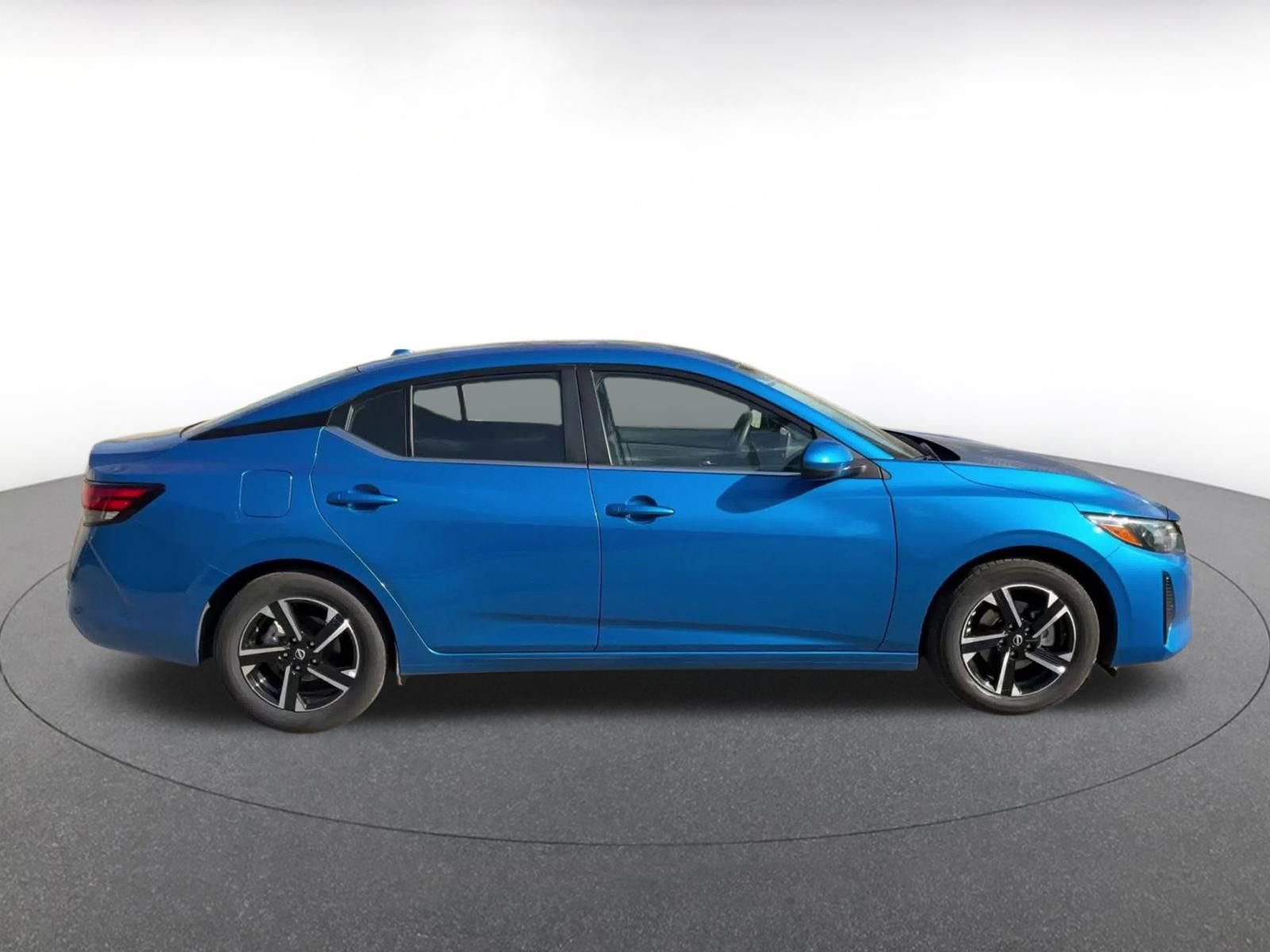 Used 2025 Nissan Sentra SV FWD image 16