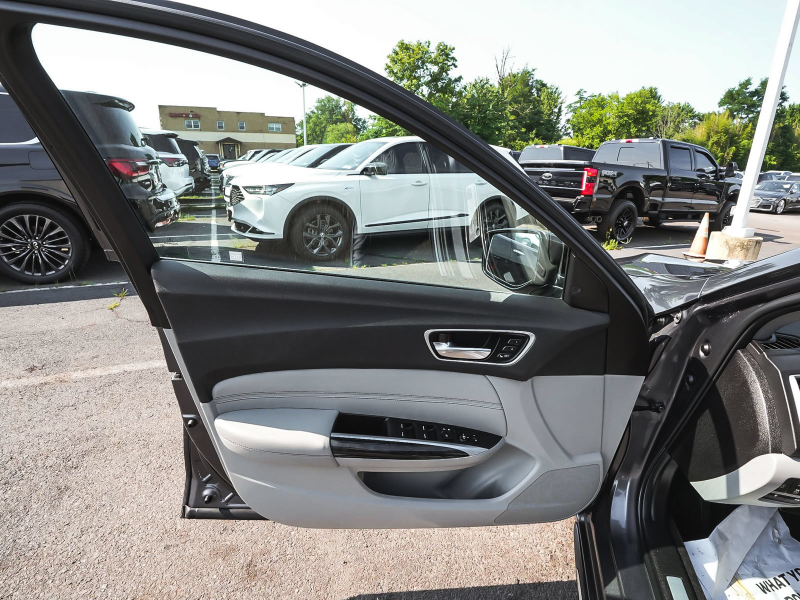 Used 2019 Acura TLX w/ Technology Package AWD/4WD image 10