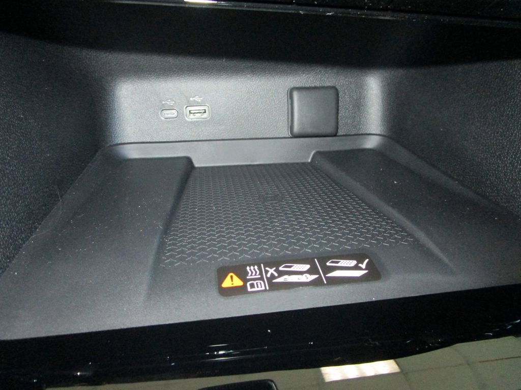New 2026 Chevrolet Traverse RS w/ LPO, Floor Liner Package image 37