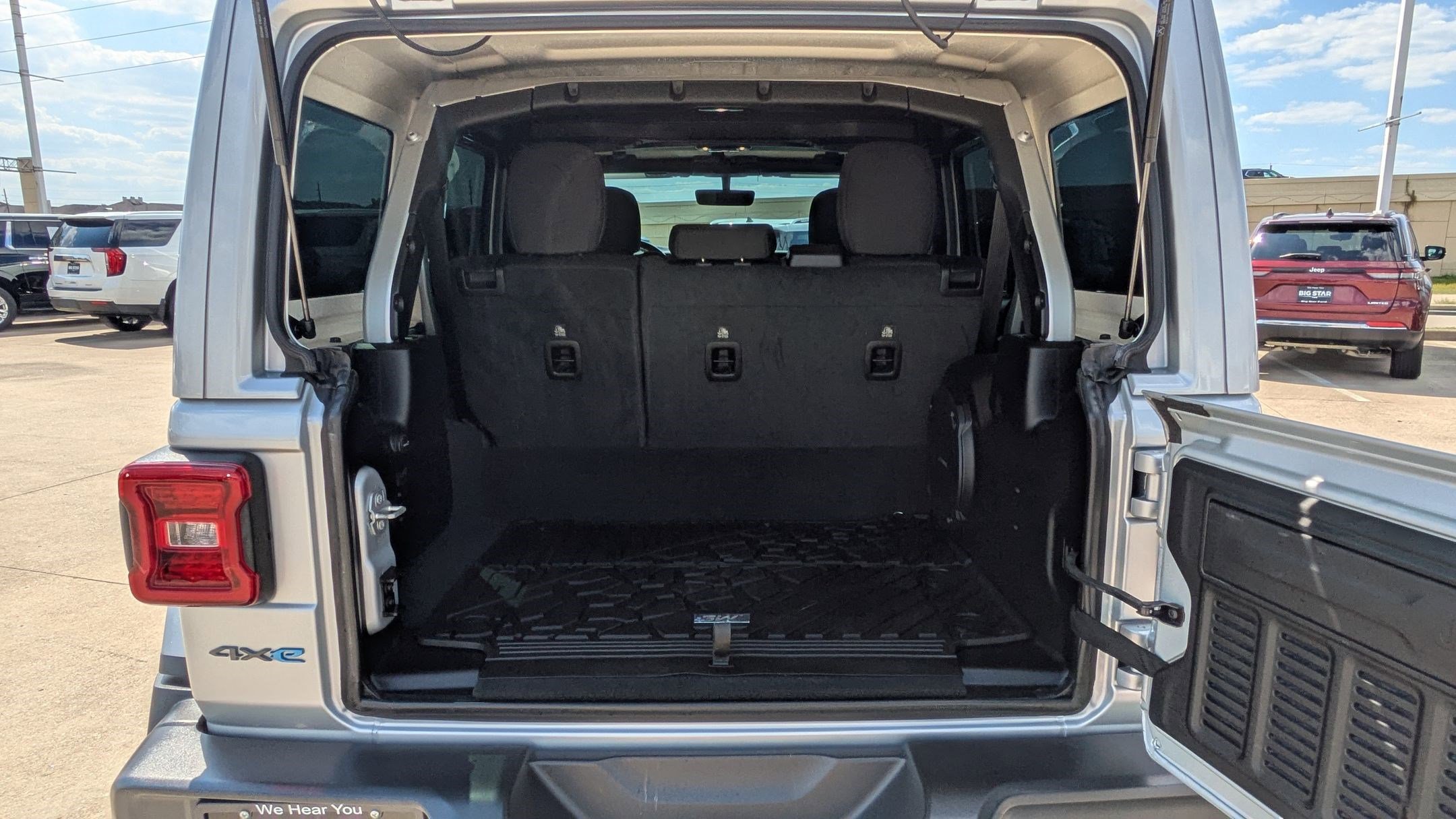 Used 2022 Jeep Wrangler Unlimited Rubicon 4xe image 29