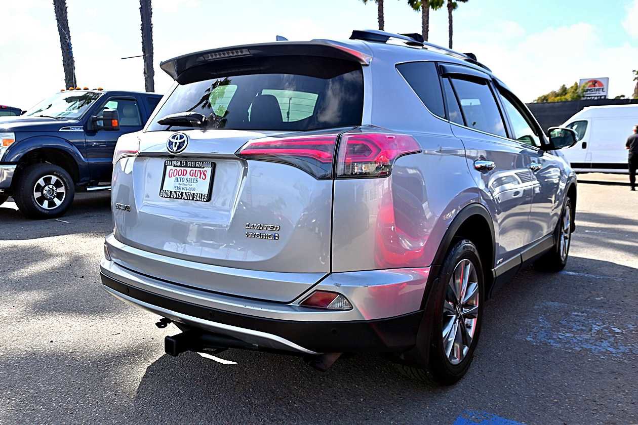 Used 2017 Toyota RAV4 Limited AWD/4WD image 7