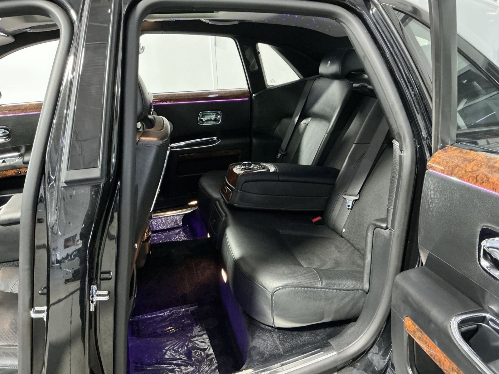 Used 2013 Rolls-Royce Ghost RWD image 26