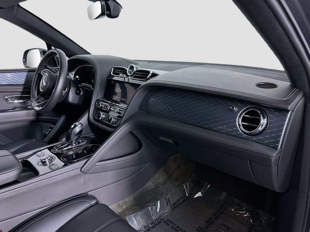 Used 2023 Bentley Bentayga AWD/4WD image 31