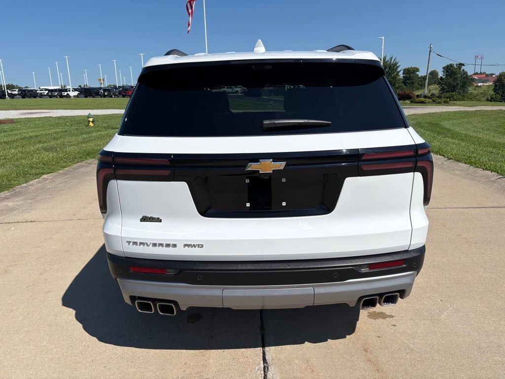 Used 2026 Chevrolet Traverse LT w/ Driver Confidence Package AWD/4WD image 5