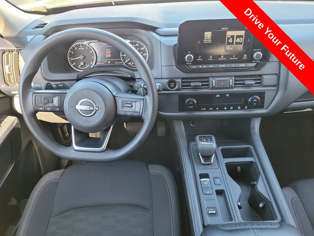 Used 2025 Nissan Pathfinder S FWD image 4