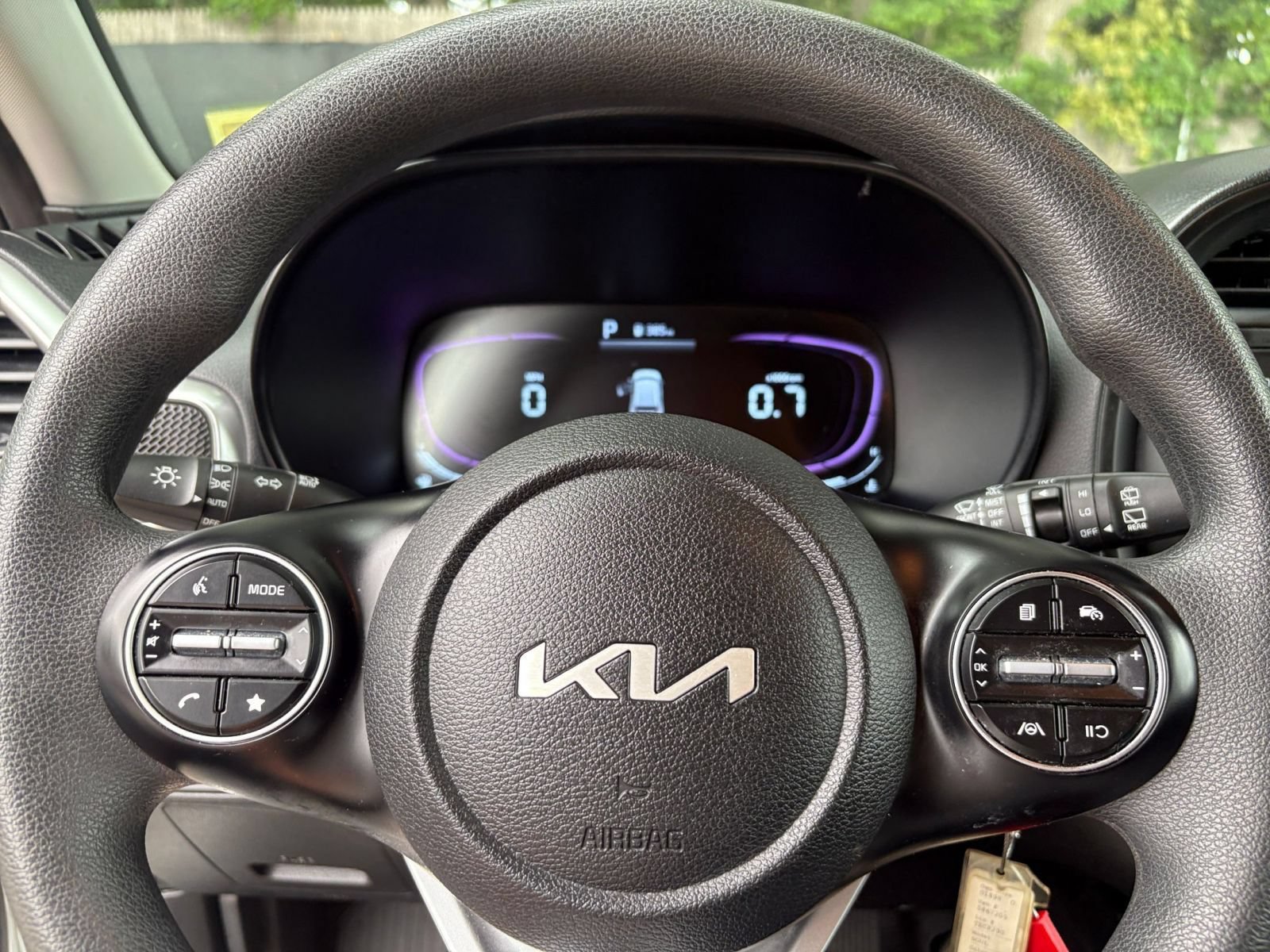 Used 2025 Kia Soul LX w/ LX Technology Package FWD image 24