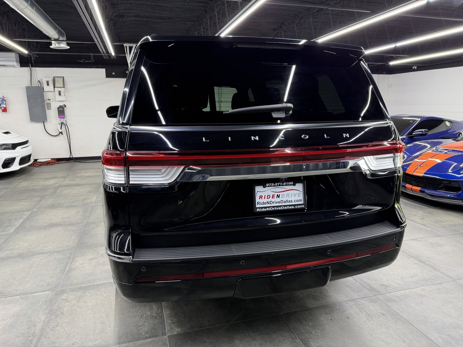 Used 2023 Lincoln Navigator Reserve image 5