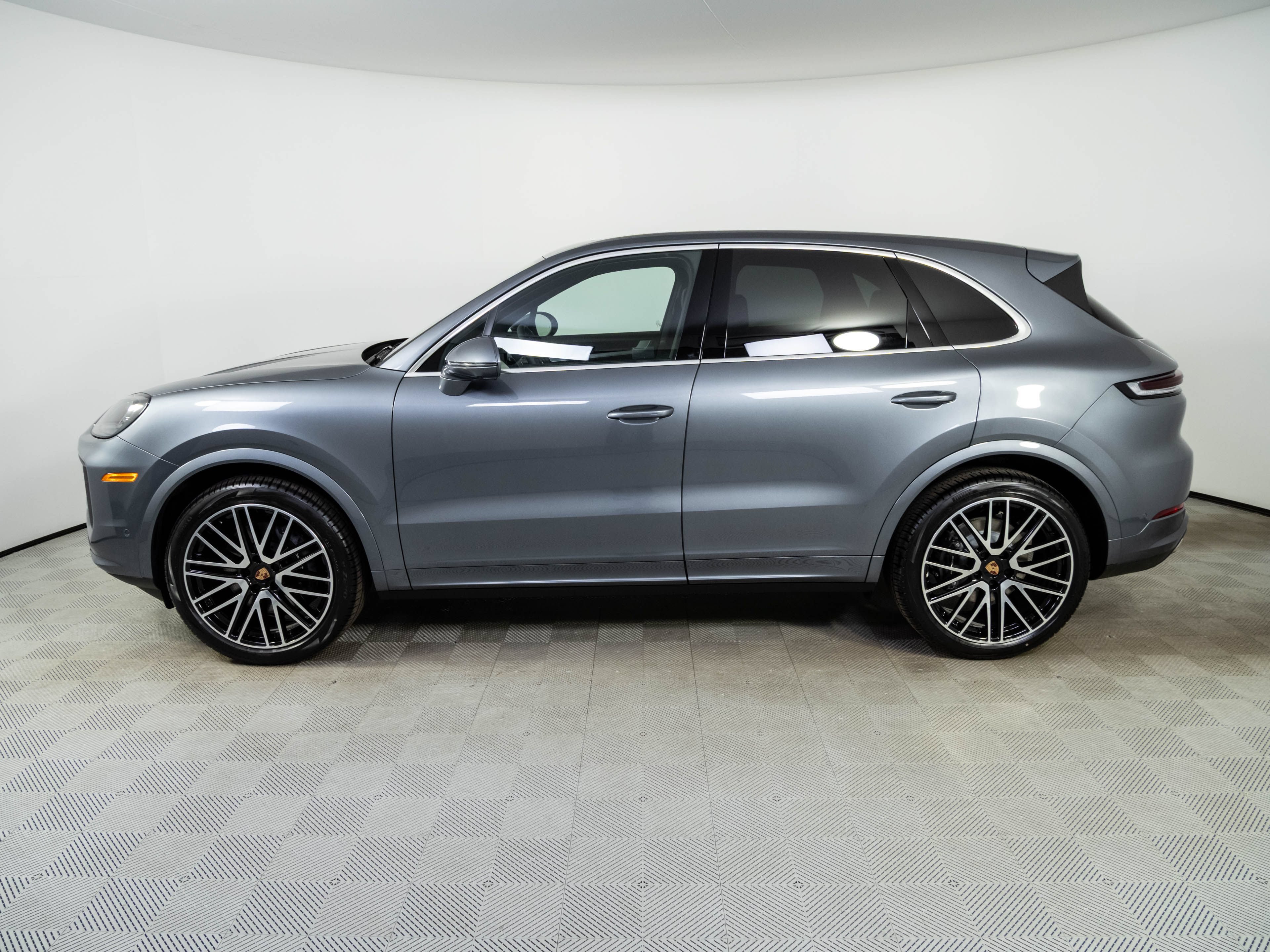 New 2026 Porsche Cayenne AWD/4WD image 2