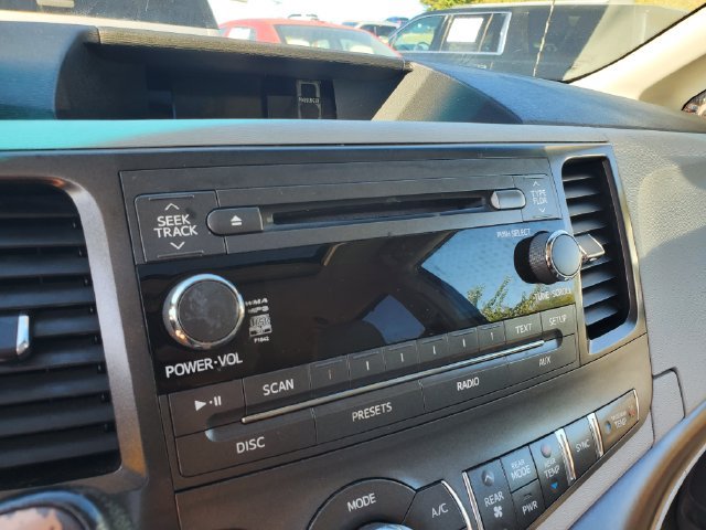 Used 2011 Toyota Sienna XLE FWD image 14