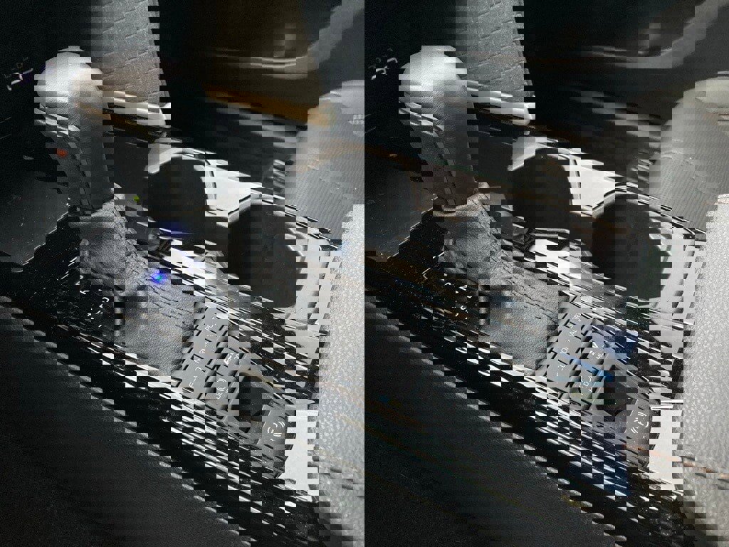 Used 2025 Toyota Camry XLE image 27