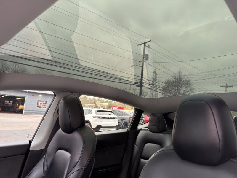 Used 2020 Tesla Model Y Long Range image 19