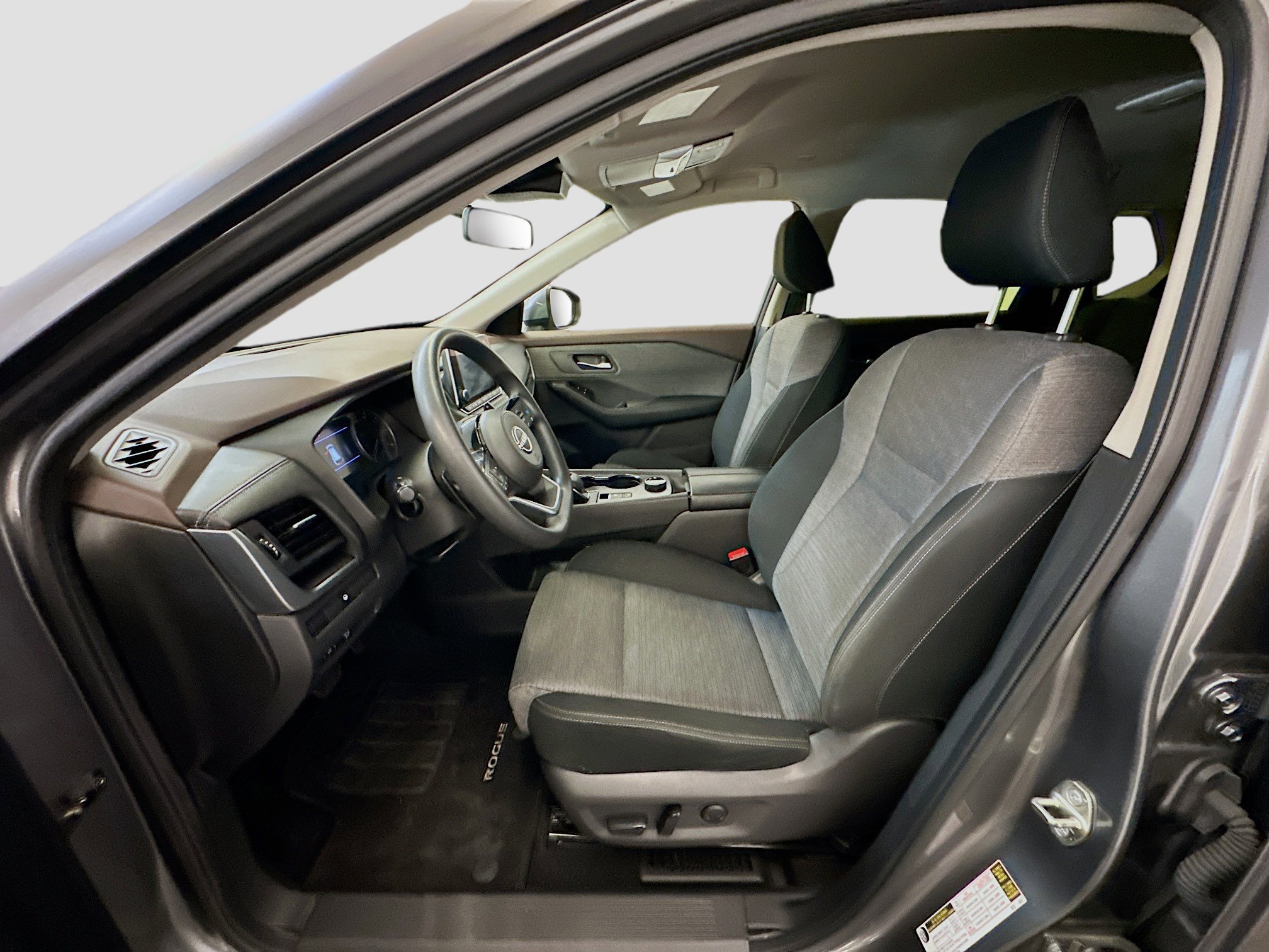 Used 2023 Nissan Rogue SV AWD/4WD image 13