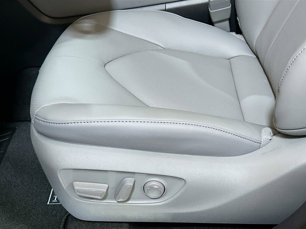 New 2026 Toyota Highlander Limited AWD/4WD image 19