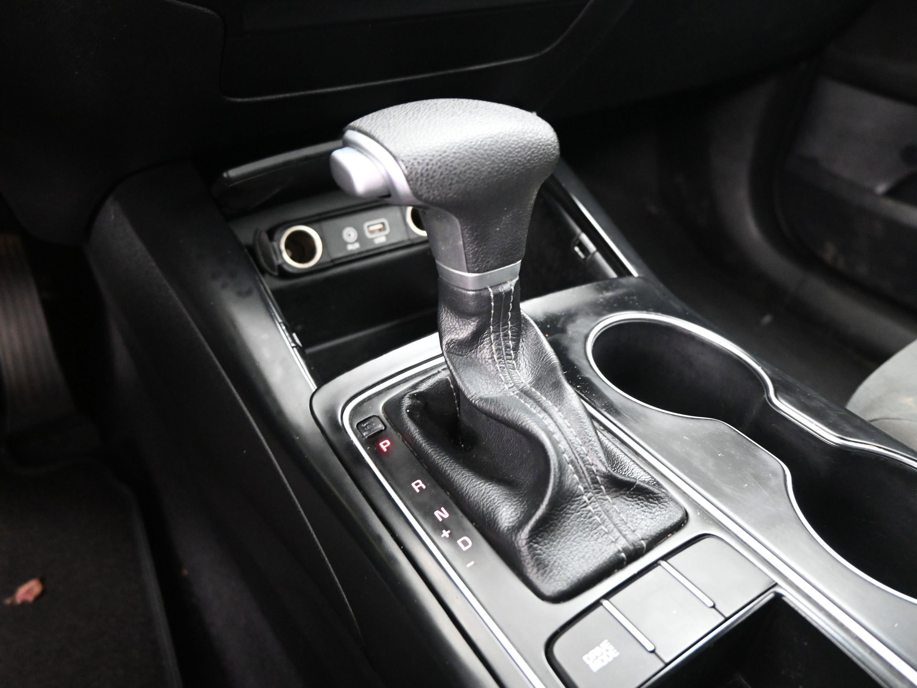 Used 2020 Kia Sorento LX image 15