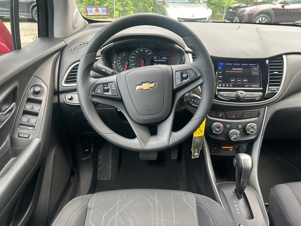Used 2020 Chevrolet Trax LT AWD/4WD image 13