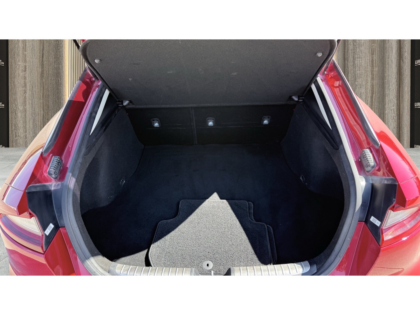 Used 2019 Kia Stinger Premium RWD image 14