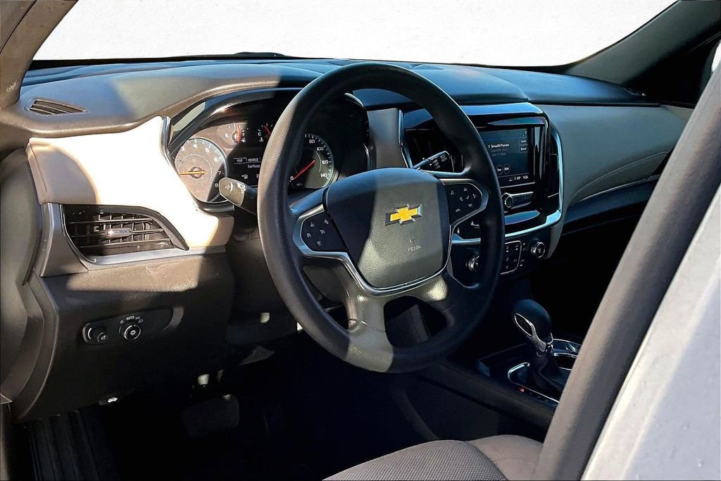 Used 2023 Chevrolet Traverse LS w/ Safety Package image 17