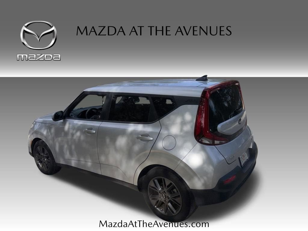 Used 2021 Kia Soul S FWD image 2