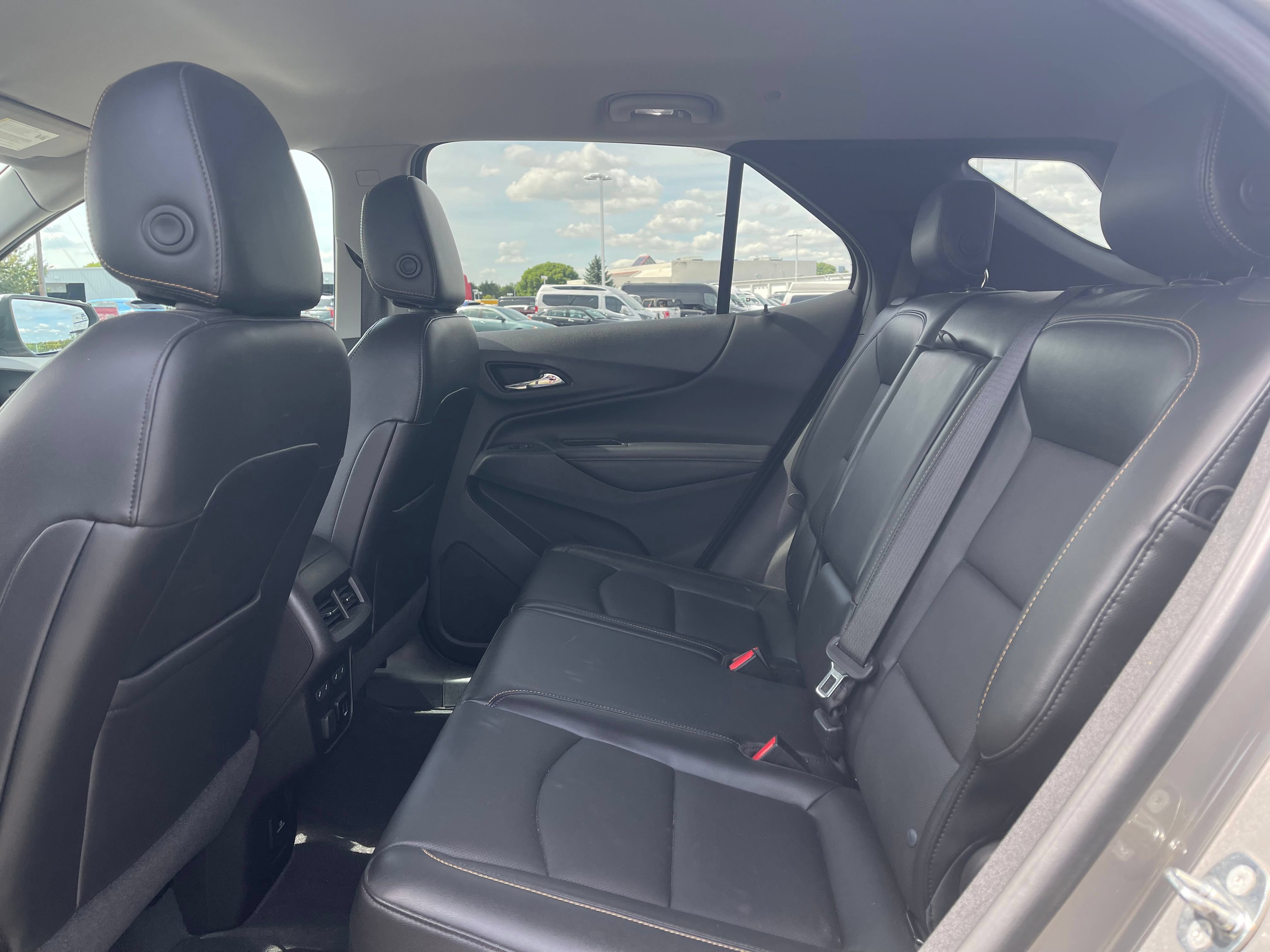 Used 2018 Chevrolet Equinox Premier FWD image 15
