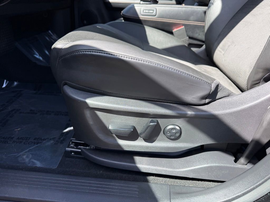 Certified 2023 Nissan Ariya FWD image 18