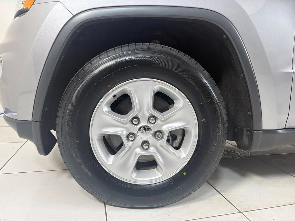 Used 2017 Jeep Grand Cherokee Laredo w/ Quick Order Package 2BE RWD image 9