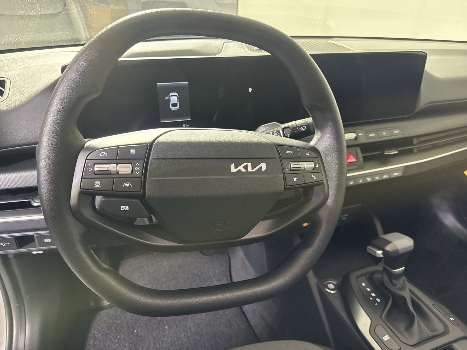 New 2025 Kia K4 LXS image 16