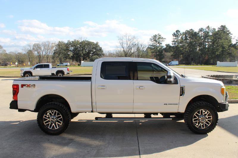 Used 2017 Ford F250 Lariat w/ Lariat Ultimate Package image 18