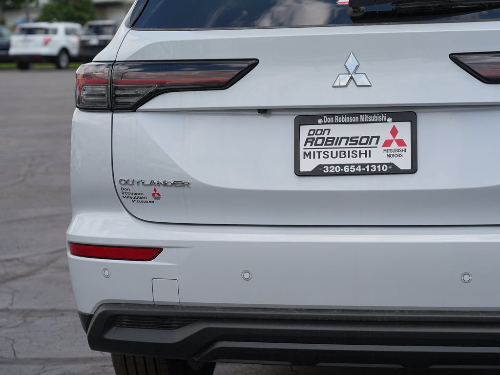New 2026 Mitsubishi Outlander ES AWD/4WD image 10