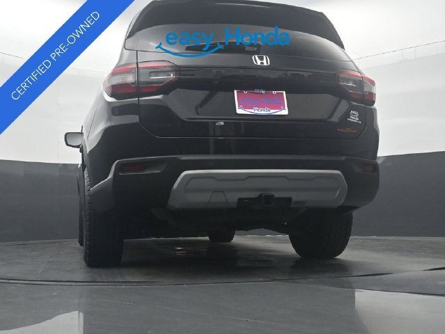 Used 2025 Honda Pilot TrailSport image 37