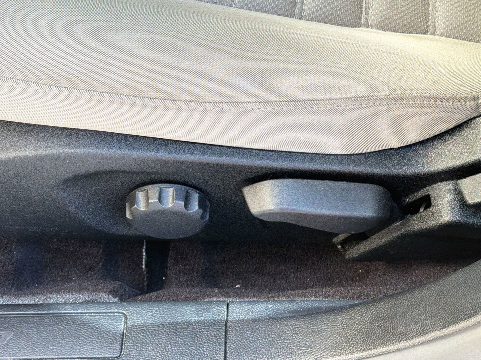 Used 2017 Ford Fusion S FWD image 14