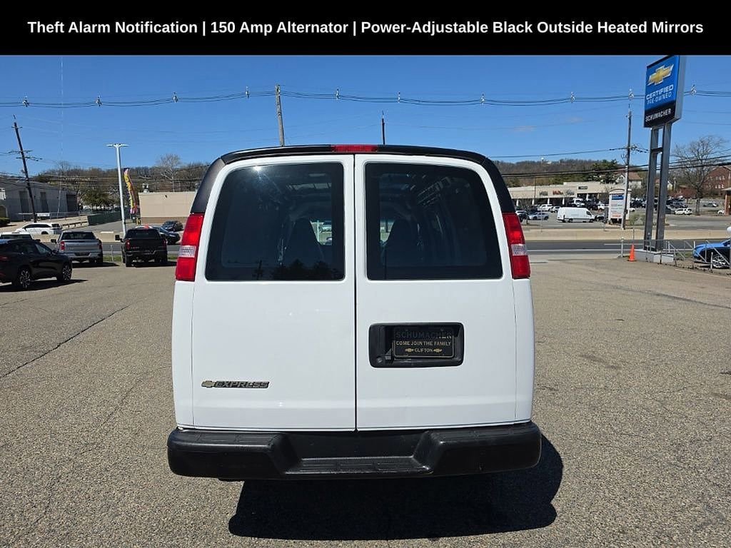 Used 2021 Chevrolet Express 2500 RWD image 4