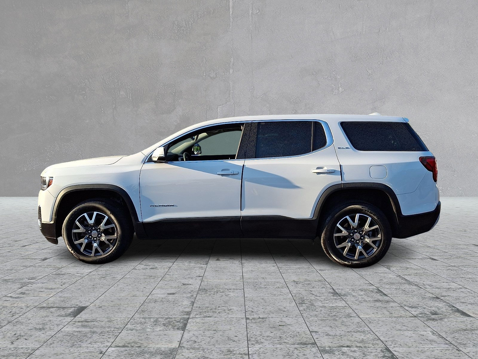 Used 2023 GMC Acadia SLE FWD image 7