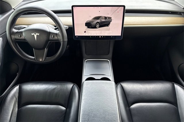 Used 2022 Tesla Model Y Long Range image 18