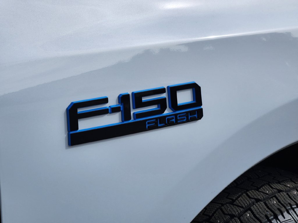 Used 2025 Ford F150 Lightning Flash AWD/4WD image 29