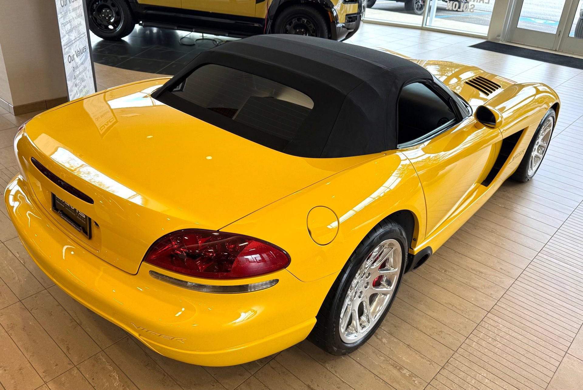 Used 2005 Dodge Viper SRT-10 RWD image 51