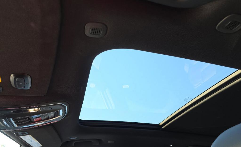 Used 2024 Jeep Grand Cherokee L Limited w/ Luxury Tech Group II image 11