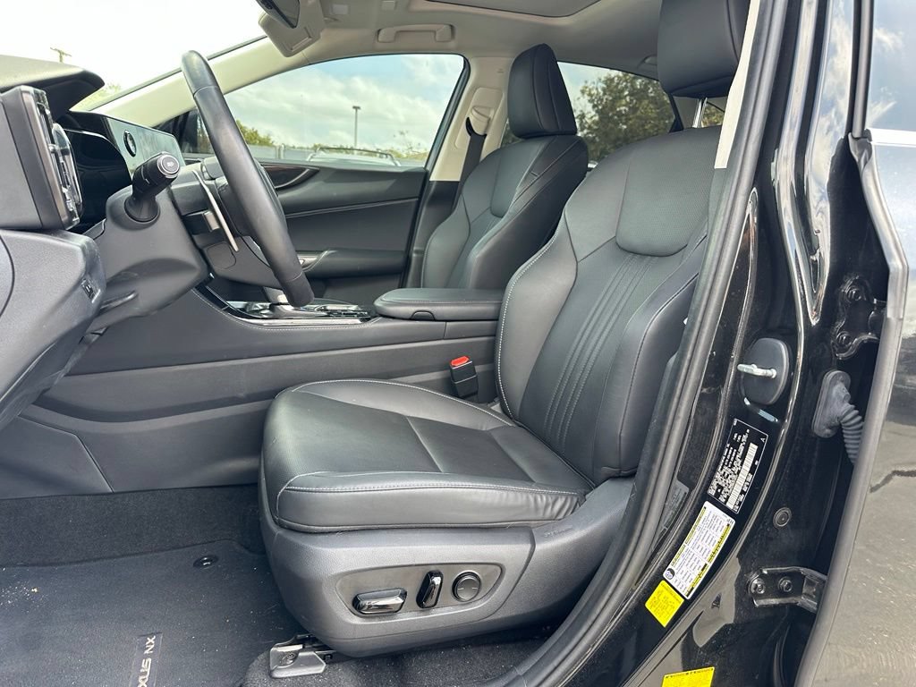 Used 2024 Lexus NX 250 FWD image 11