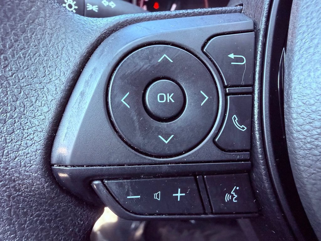 Used 2025 Toyota RAV4 XLE AWD/4WD image 19