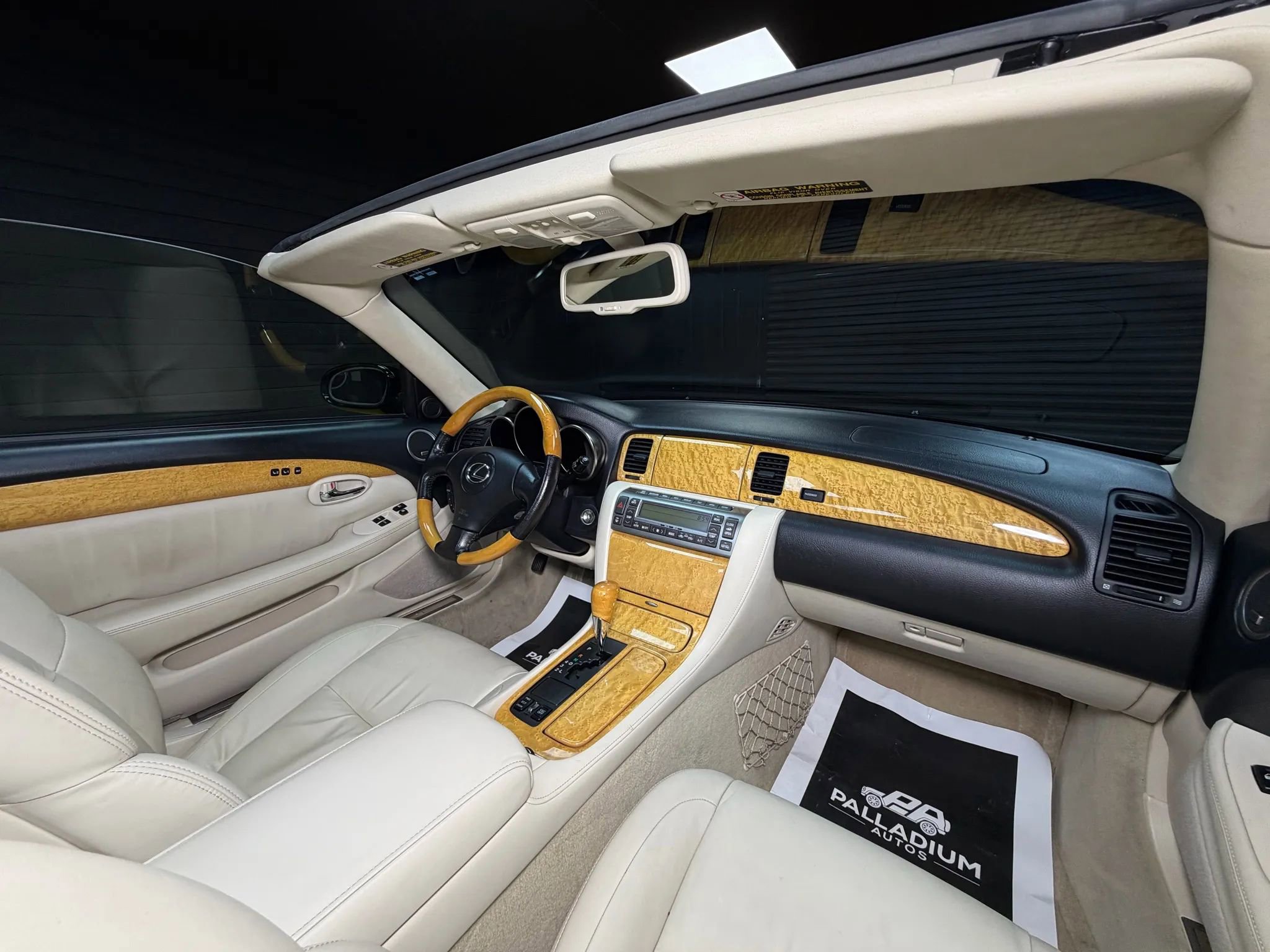 Used 2004 Lexus SC 430 Convertible image 19