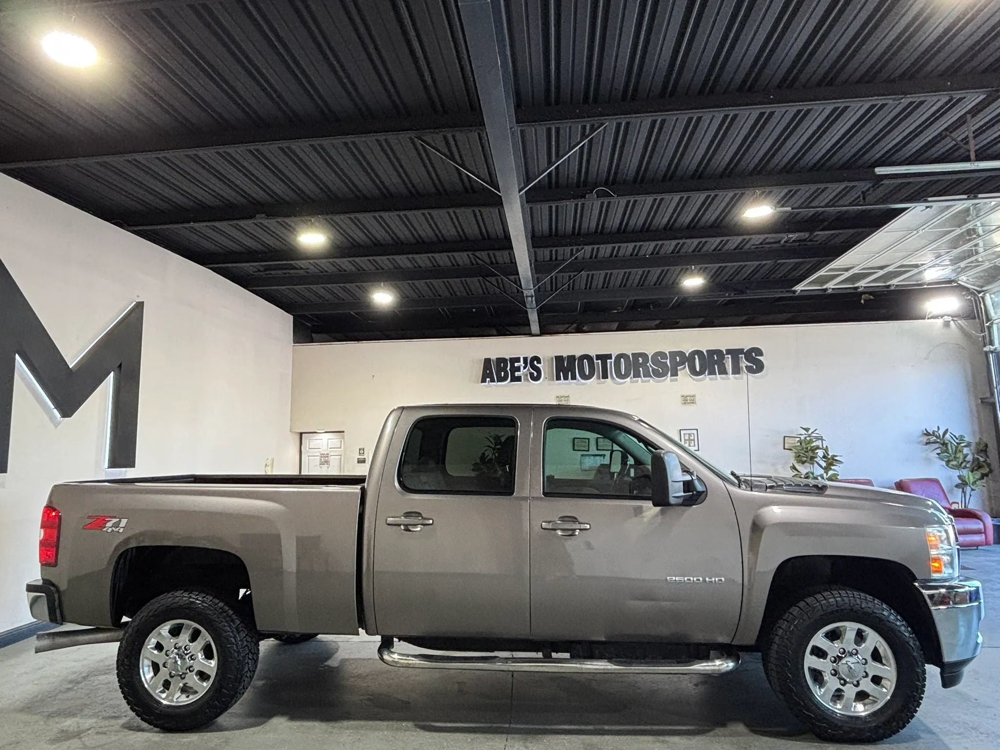 Used 2014 Chevrolet Silverado 2500 LTZ w/ LTZ Plus Package AWD/4WD image 7