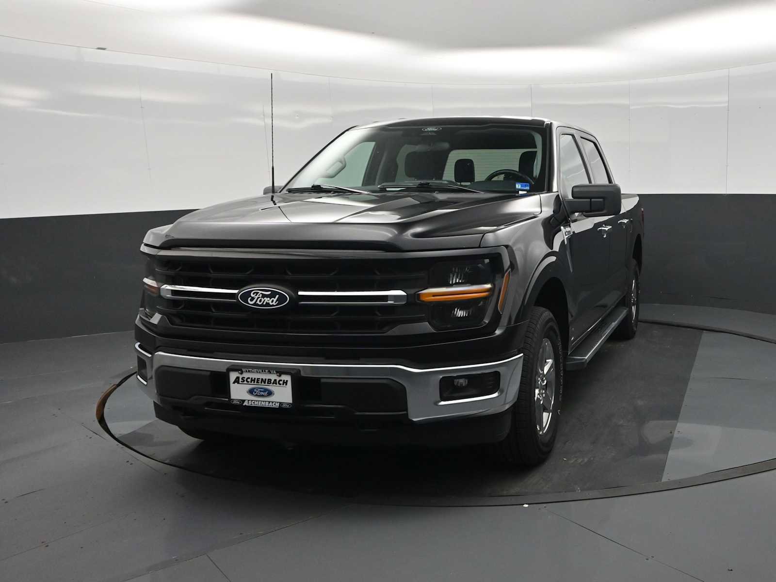 Used 2025 Ford F150 XLT w/ Equipment Group 301A Standard AWD/4WD image 4
