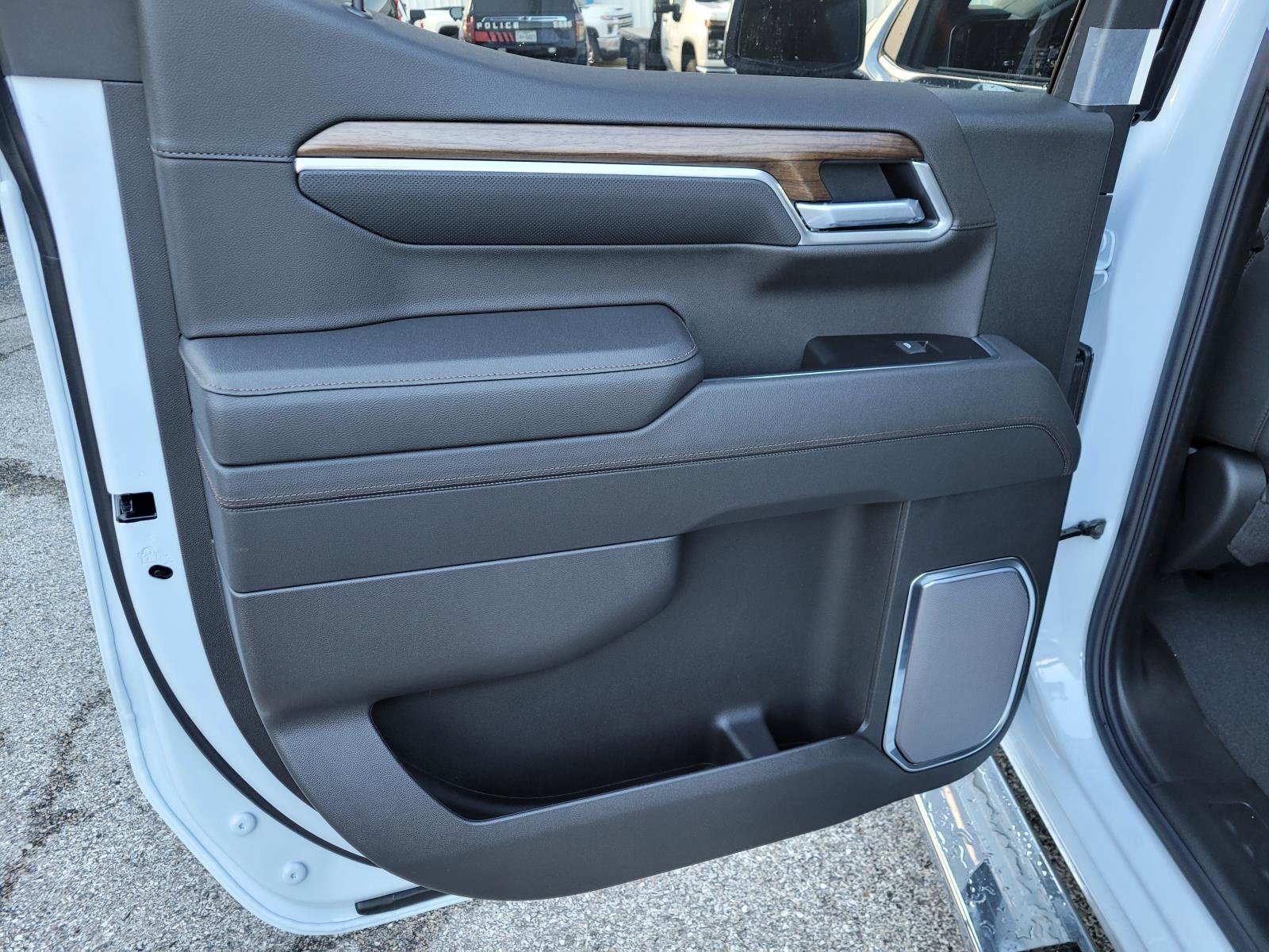 New 2026 Chevrolet Silverado 1500 High Country w/ Technology Package AWD/4WD image 9