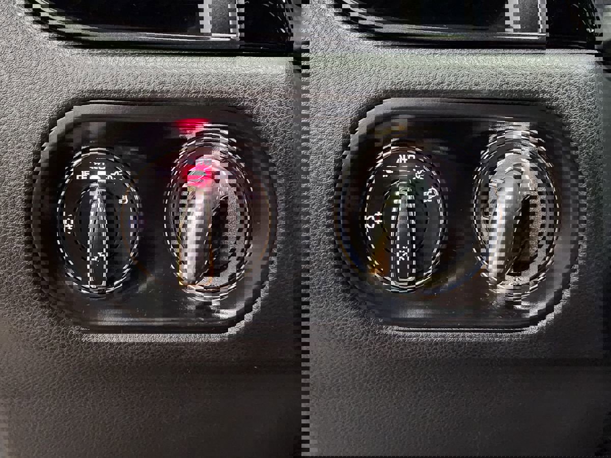 Used 2023 Porsche Macan S image 41